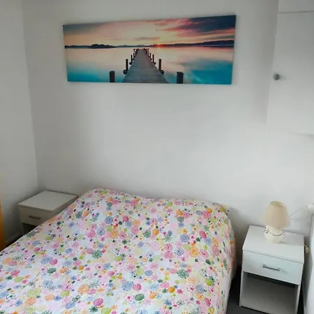 Holiday home Maison Renovee Avec Jardin, Proche Plage, Ideale Famille, Wifi Inclus - Fr-1-323-535 *