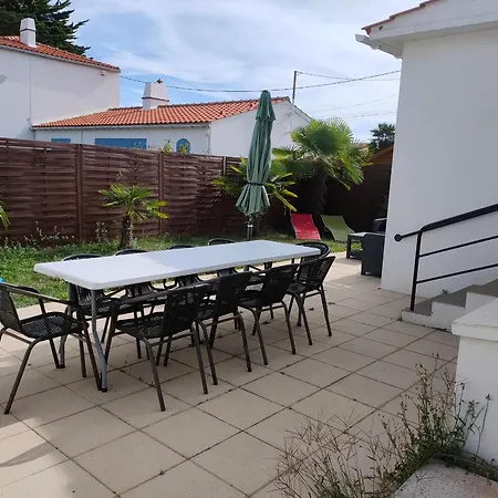 Holiday home Maison Renovee Avec Jardin, Proche Plage, Ideale Famille, Wifi Inclus - Fr-1-323-535 *