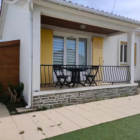 Holiday home Maison Renovee Avec Jardin, Proche Plage, Ideale Famille, Wifi Inclus - Fr-1-323-535