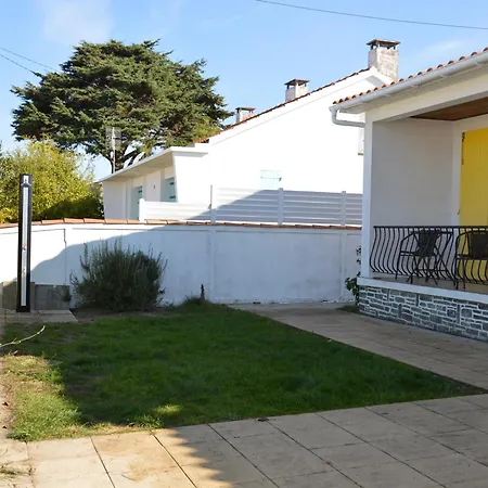 Holiday home Maison Renovee Avec Jardin, Proche Plage, Ideale Famille, Wifi Inclus - Fr-1-323-535